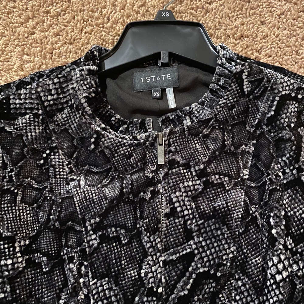 1. State Jacket - Picture 4 of 9